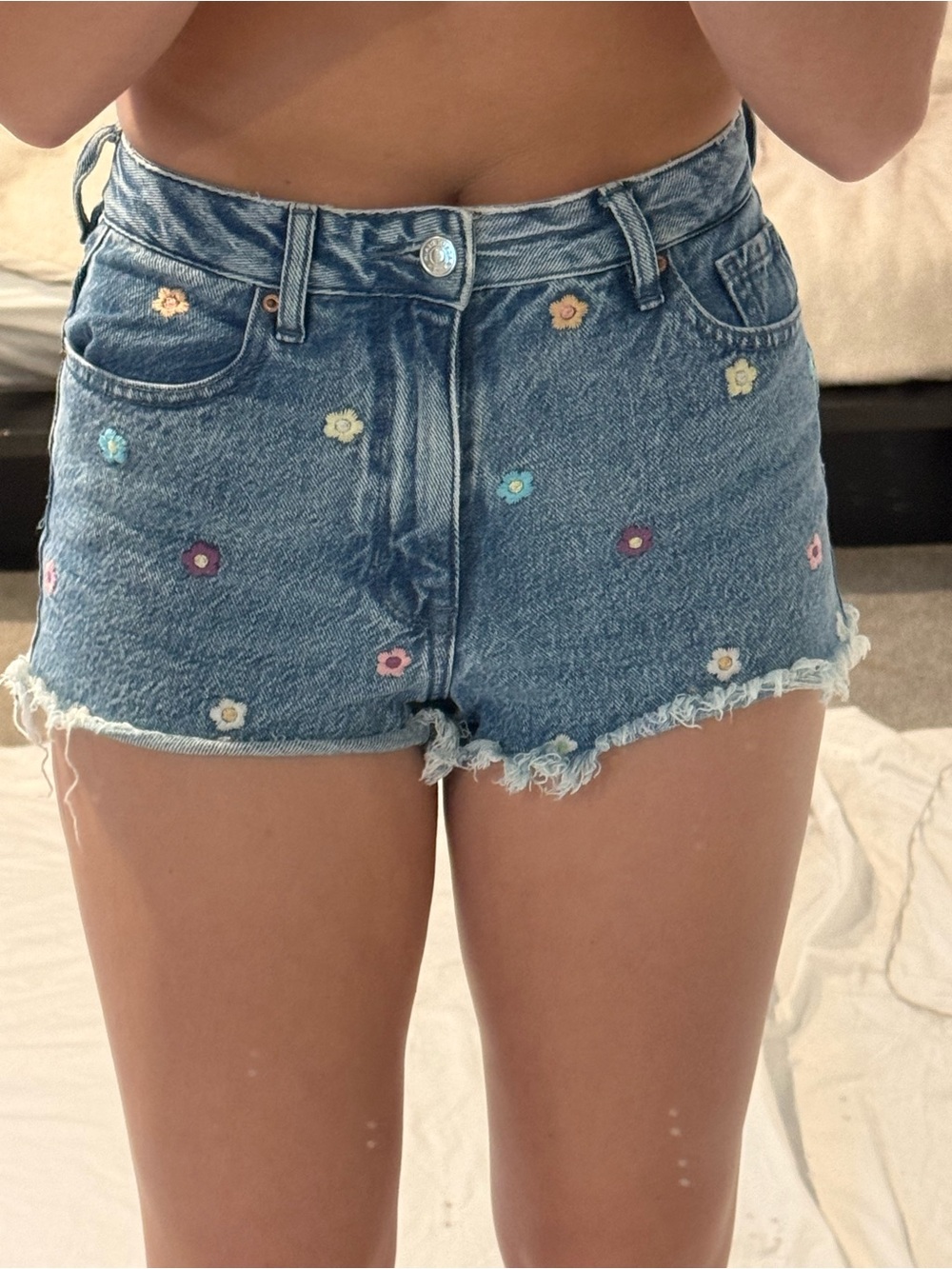 PacSun Embroidered Floral High-Rise Denim Shorts - Blue - Picture 4 of 5